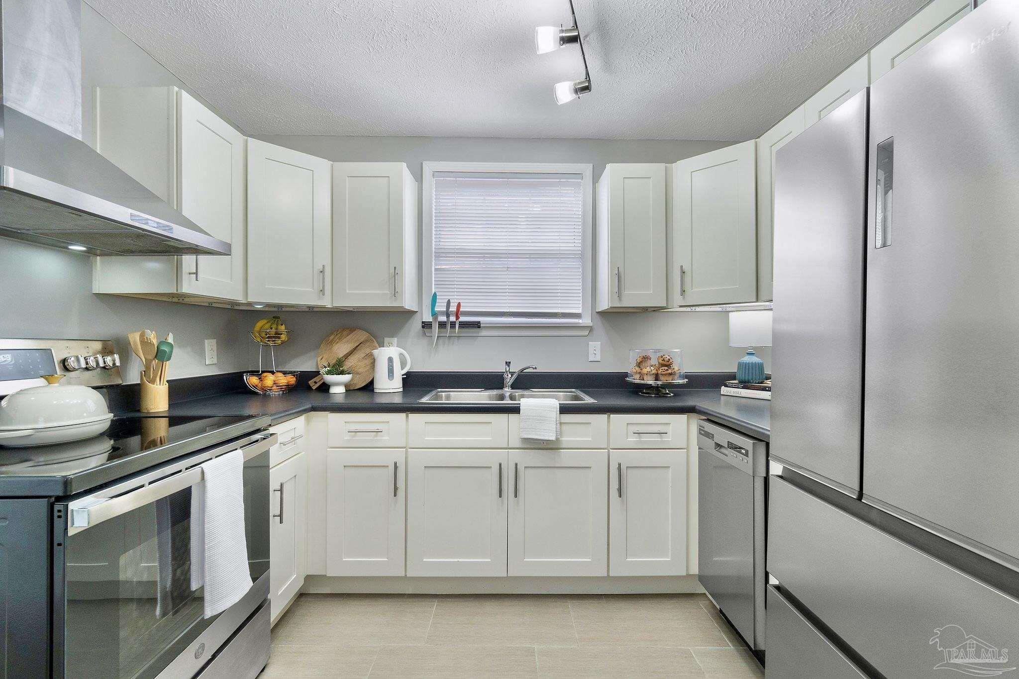 520 West La Rua Street Pensacola, FL 32501 - Photo 12 of 44