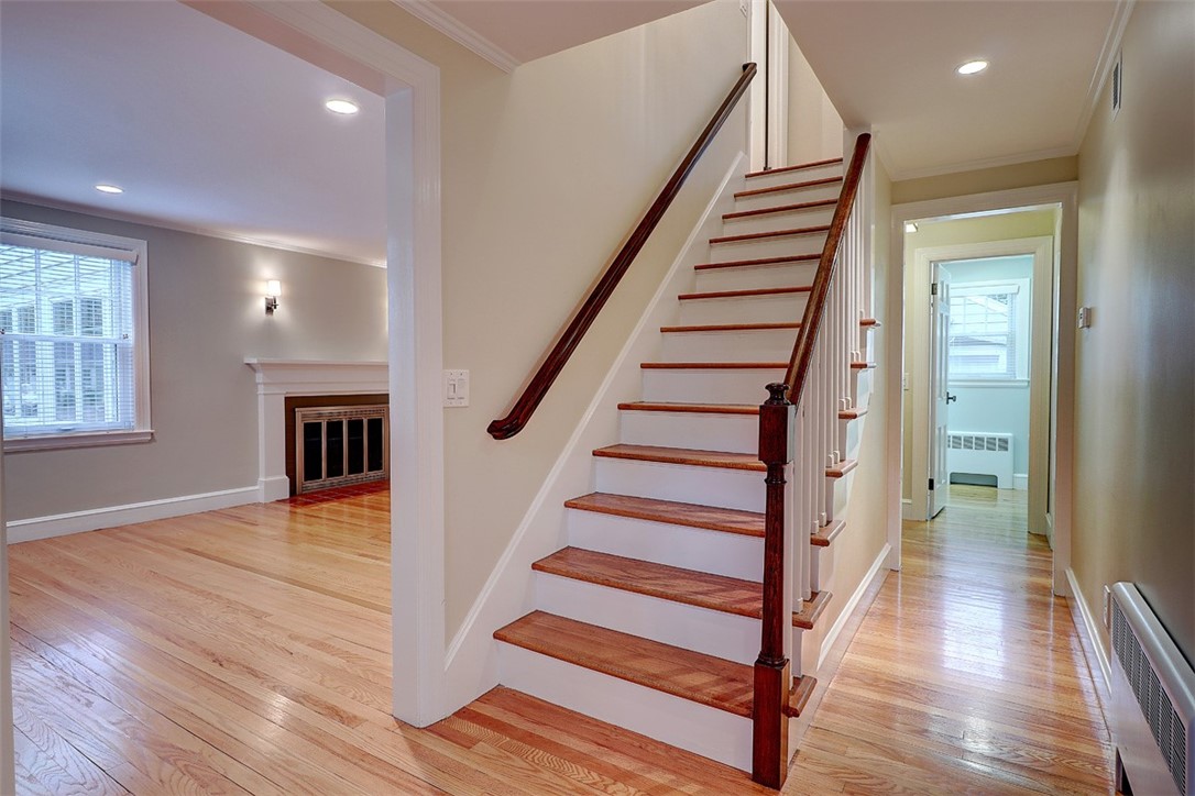 21 Lantern Lane Barrington, RI 02806 - Photo 5 of 25