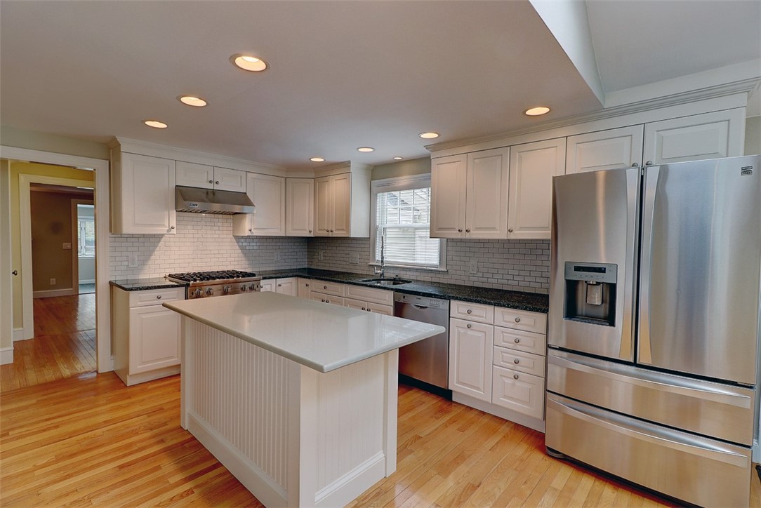 21 Lantern Lane Barrington, RI 02806 - Photo 8 of 25