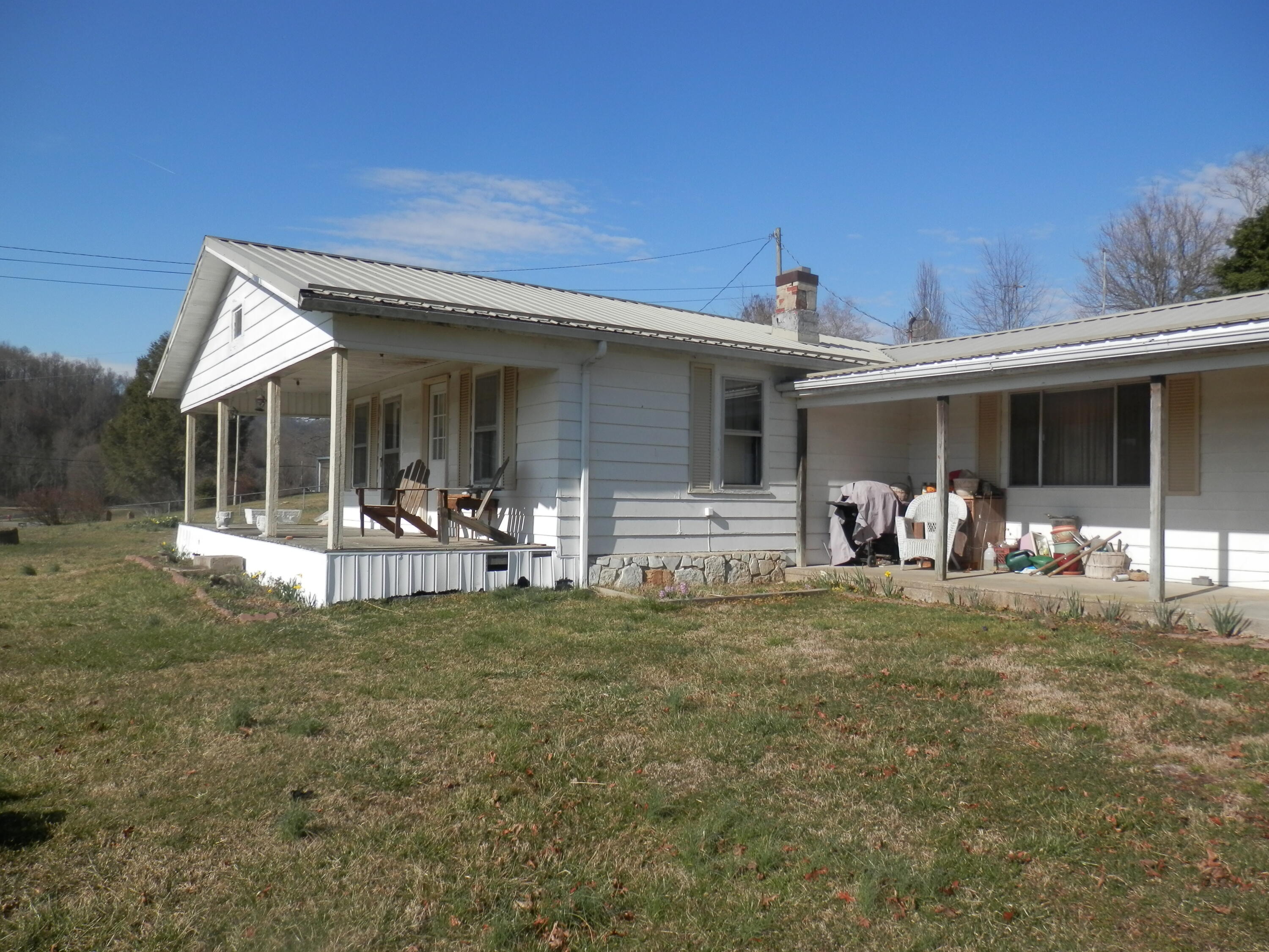 227 Clawson Road Jonesville, VA 24263 - Photo 1 of 17 P3030636