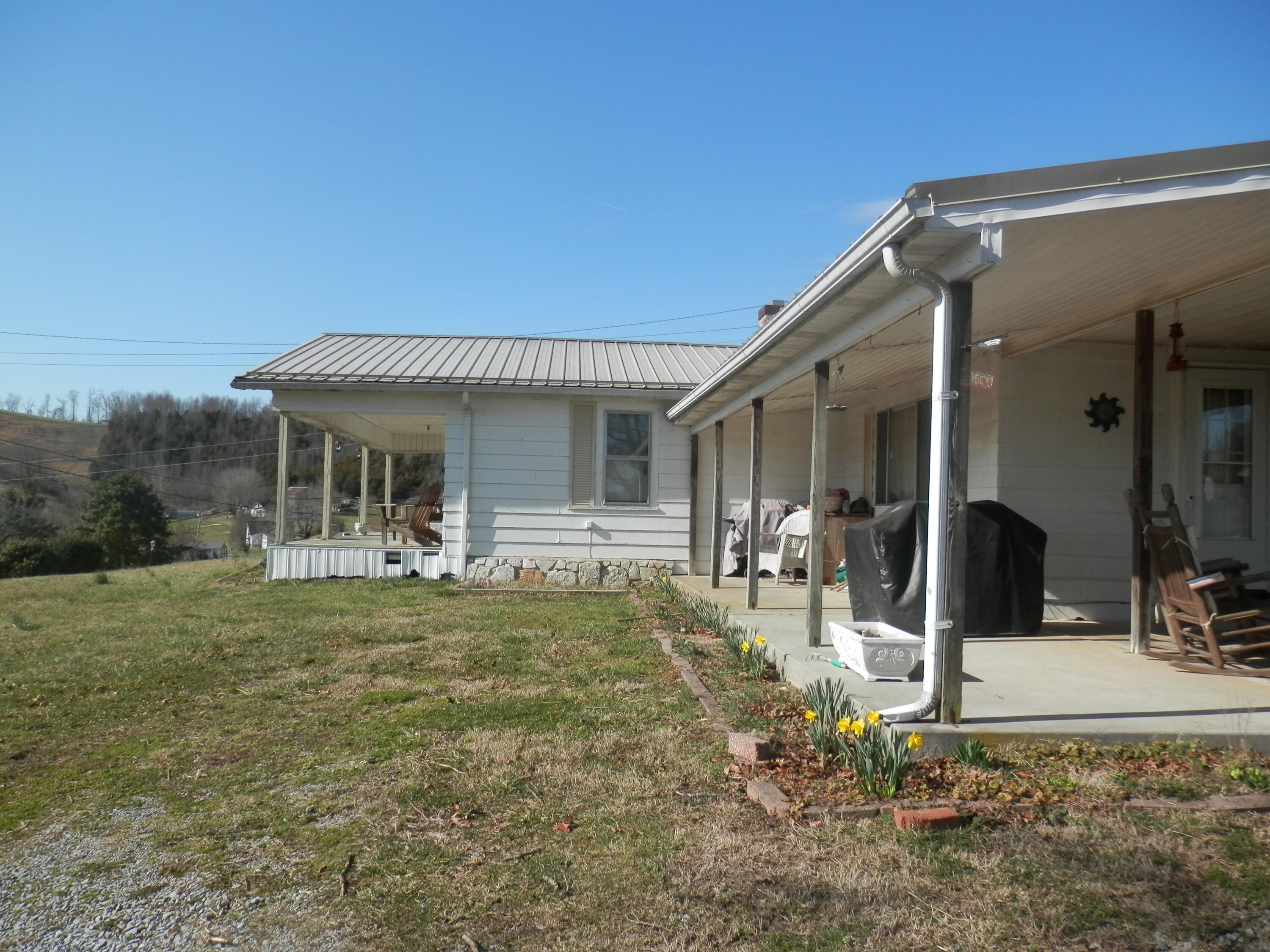 227 Clawson Road Jonesville, VA 24263 - Photo 2 of 17 P3030635