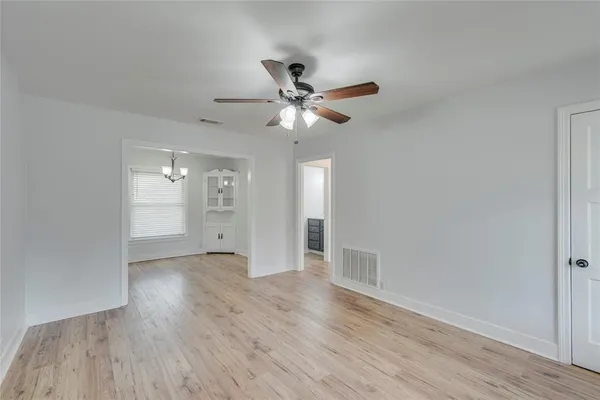 $210,000 | 1033 East Elm Street, Hillsboro, TX 76645