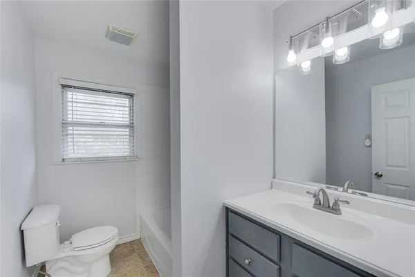 $210,000 | 1033 East Elm Street, Hillsboro, TX 76645