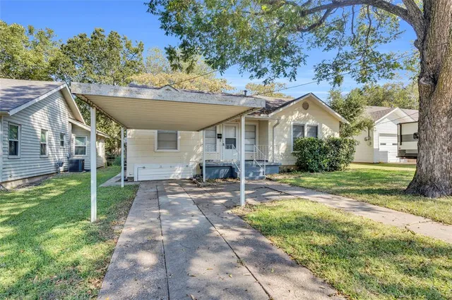 $224,900 | 1033 East Elm Street, Hillsboro, TX 76645