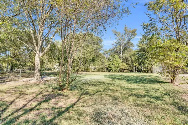 $210,000 | 1033 East Elm Street, Hillsboro, TX 76645