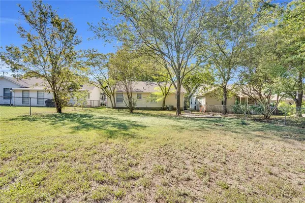 $210,000 | 1033 East Elm Street, Hillsboro, TX 76645