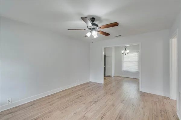 $210,000 | 1033 East Elm Street, Hillsboro, TX 76645