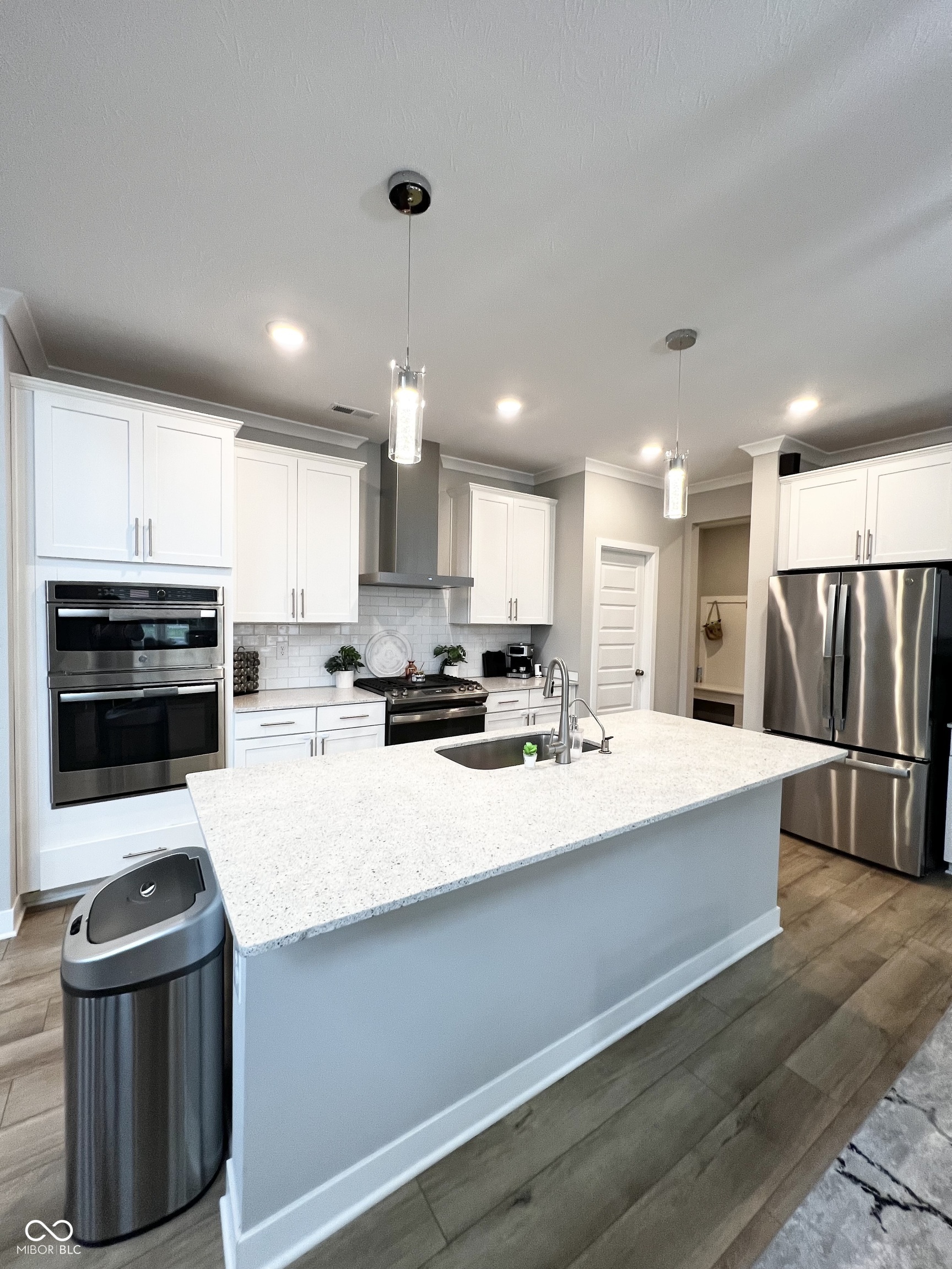 11948 Sonoran Run Fishers, IN 46037 - Photo 9 of 34