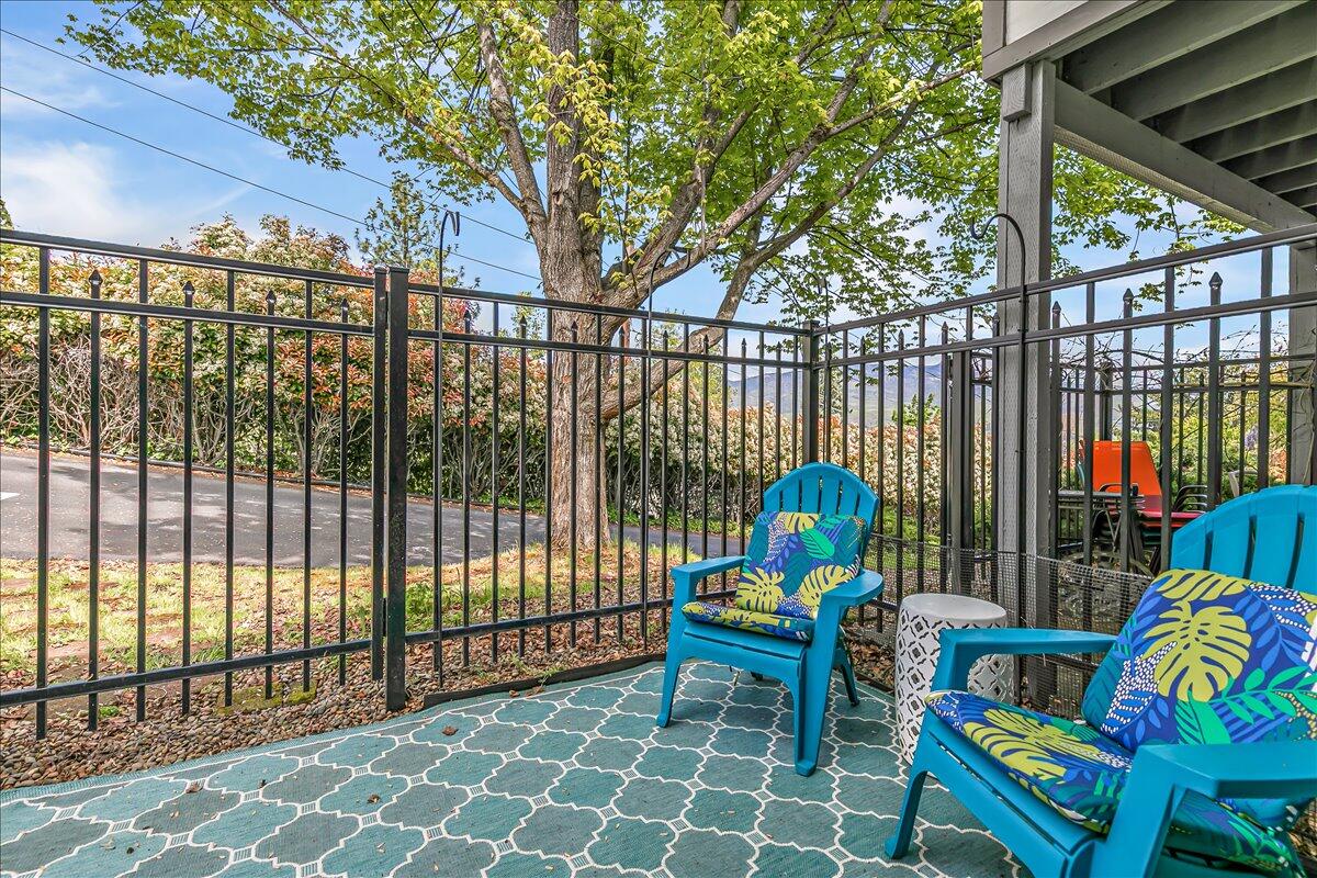 495 Chestnut Street, Unit 16 Ashland, OR 97520 - Photo 5 of 28 21-21