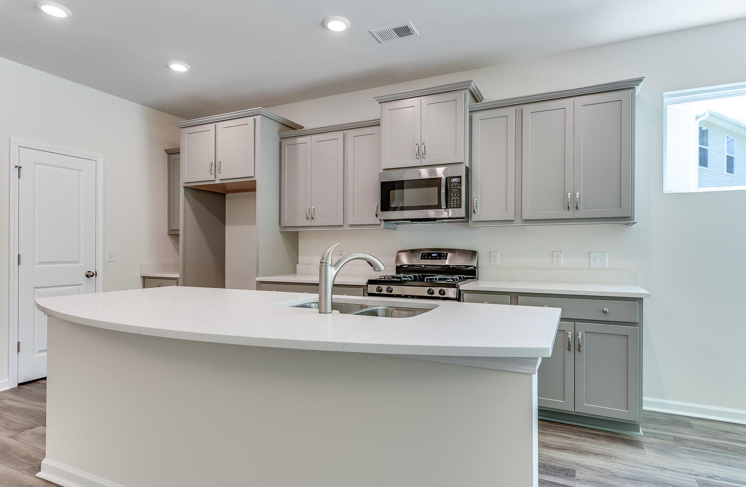 102 Alpine Road Summerville, SC 29485 - Photo 7 of 47 102alpine-13