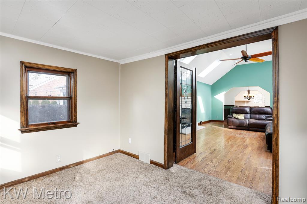 407 Touraine Road Grosse Pointe Farms, MI 48236 - Photo 12 of 43