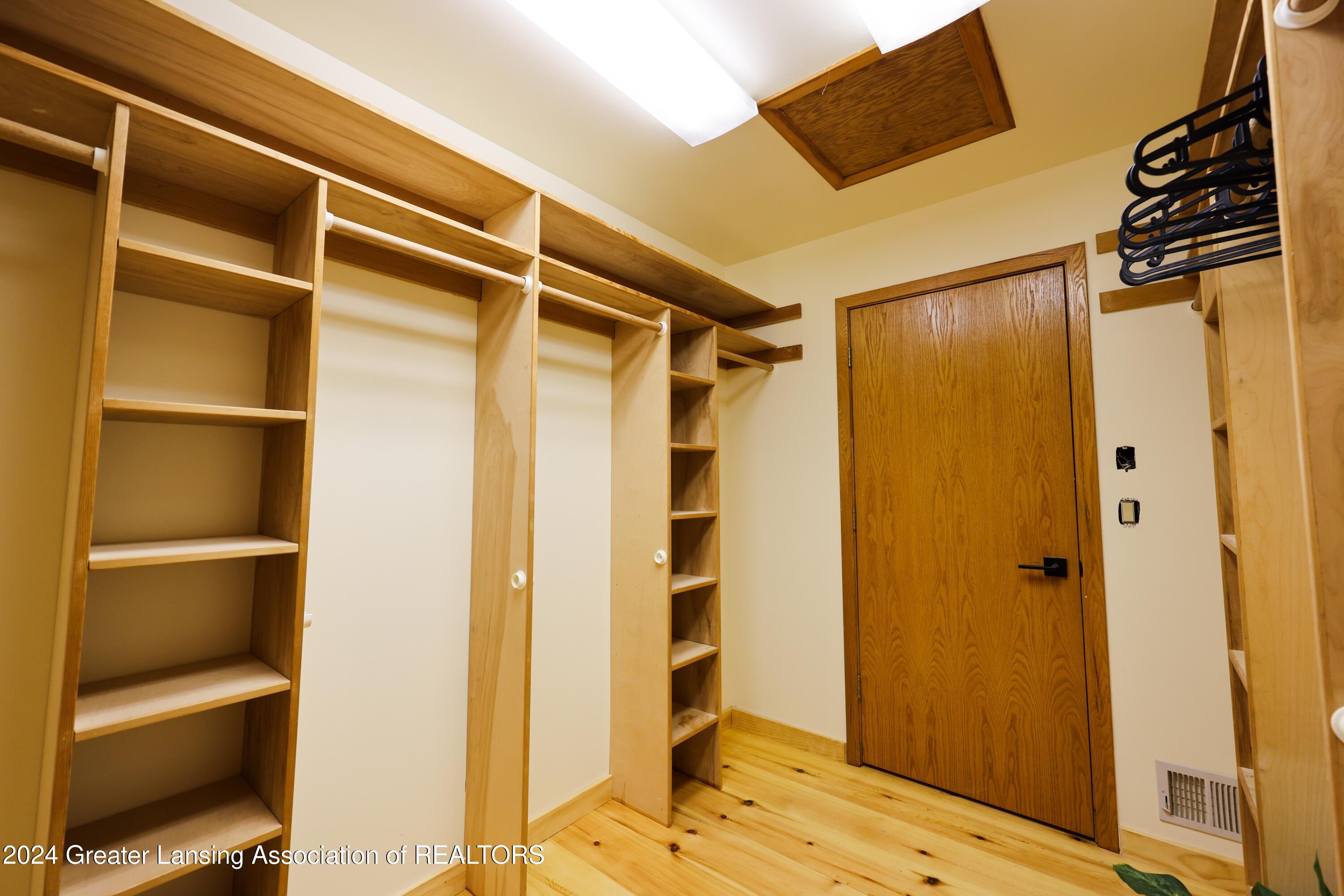 3351 Wardell Road Lansing, MI 48917 - Photo 24 of 75 052A0291