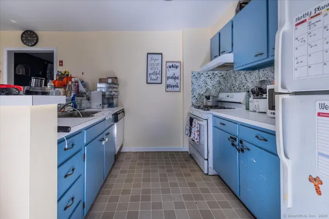 $469,000 | 125 Alexander Drive, Bridgeport, CT 06606