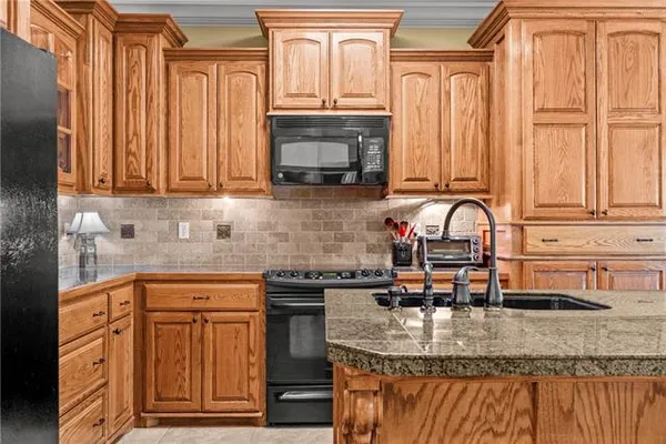 $319,000 | 4801 Paradise Point Drive, Ball, LA 71405