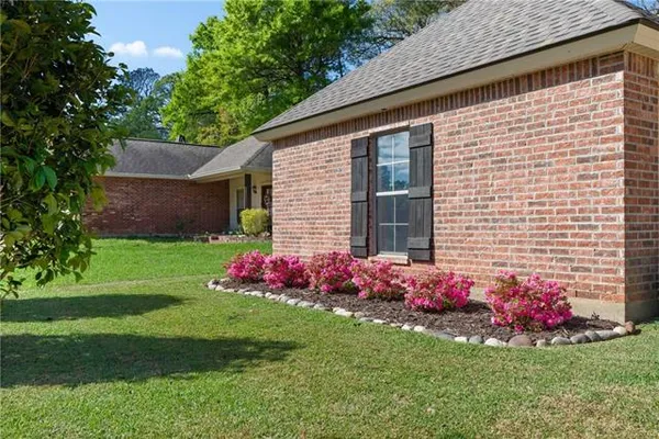 $319,000 | 4801 Paradise Point Drive, Ball, LA 71405