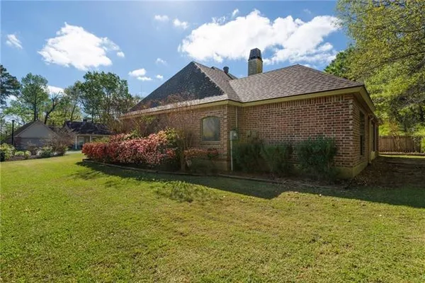 $319,000 | 4801 Paradise Point Drive, Ball, LA 71405