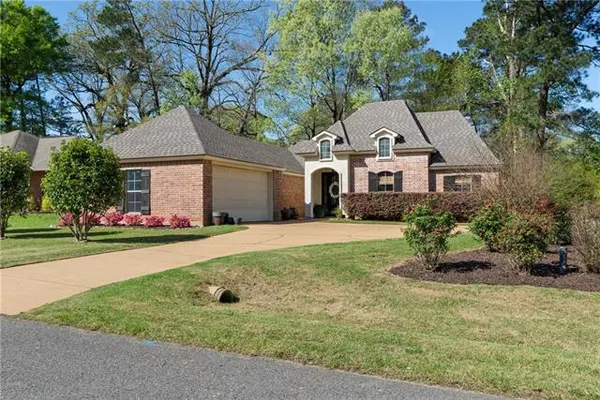 $319,000 | 4801 Paradise Point Drive, Ball, LA 71405