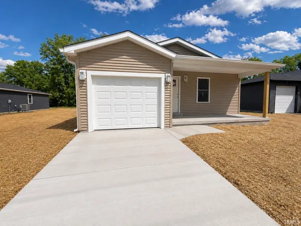$219,000 | 511 College Avenue, Mitchell, IN 47446
