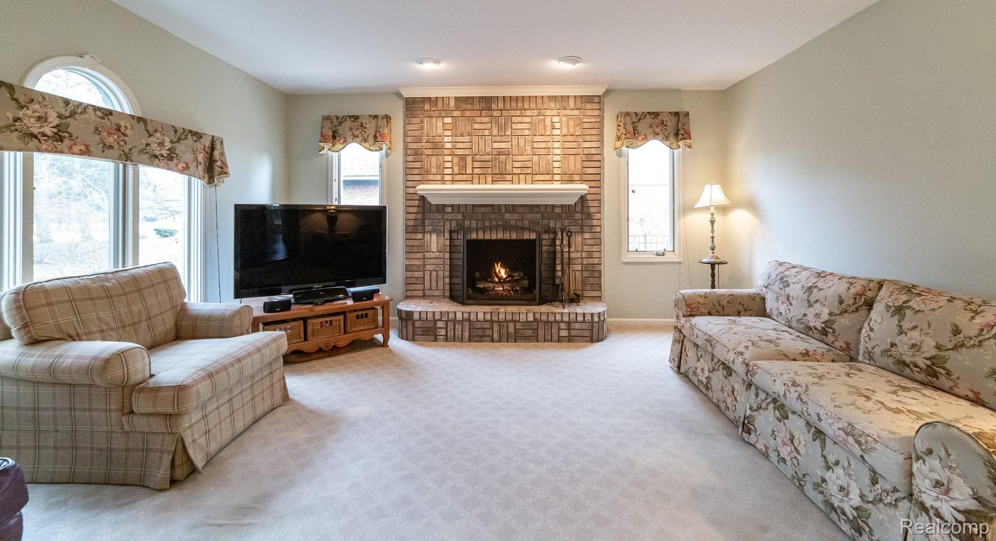 46346 Fairwind Road Macomb, MI 48044 - Photo 10 of 26 Family Room