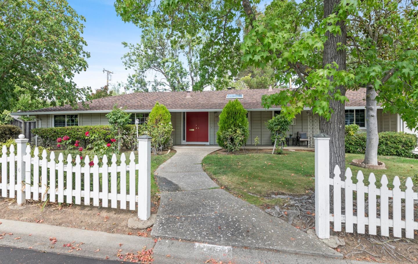 205 Mistletoe Road Los Gatos, CA 95032 - Photo 1 of 33 Gallery Image 1