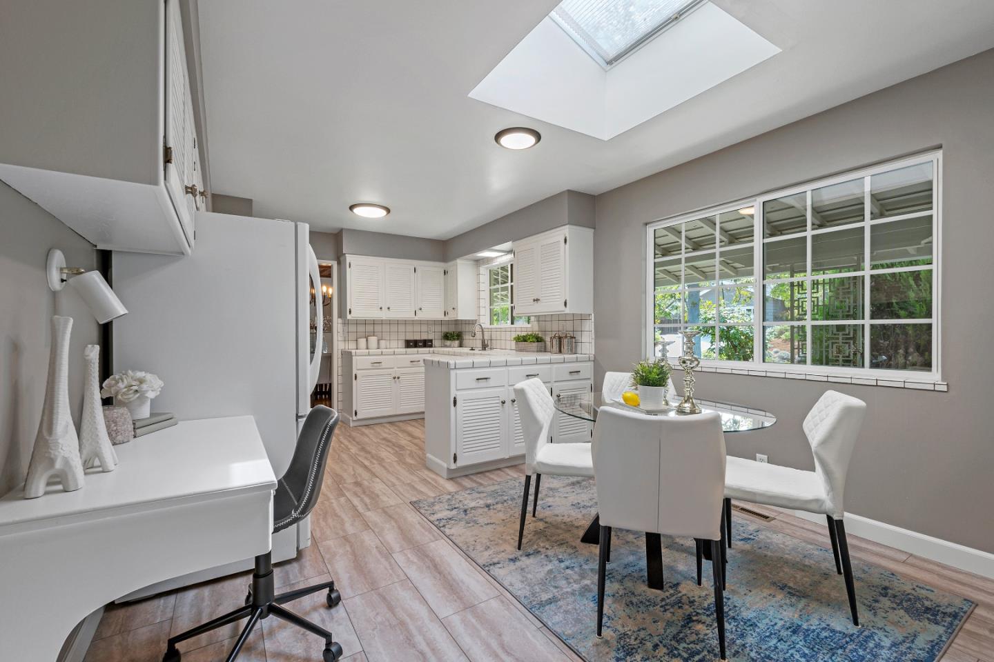 205 Mistletoe Road Los Gatos, CA 95032 - Photo 11 of 33 Gallery Image 11