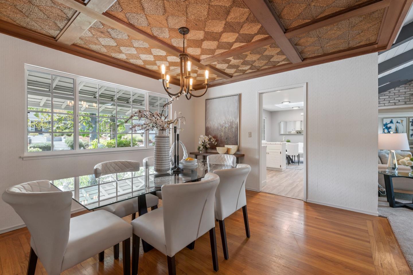 205 Mistletoe Road Los Gatos, CA 95032 - Photo 13 of 33 Gallery Image 13