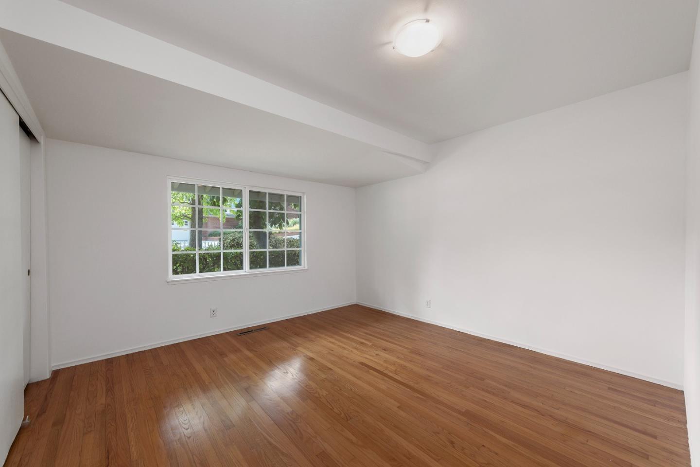 205 Mistletoe Road Los Gatos, CA 95032 - Photo 18 of 33 Gallery Image 18