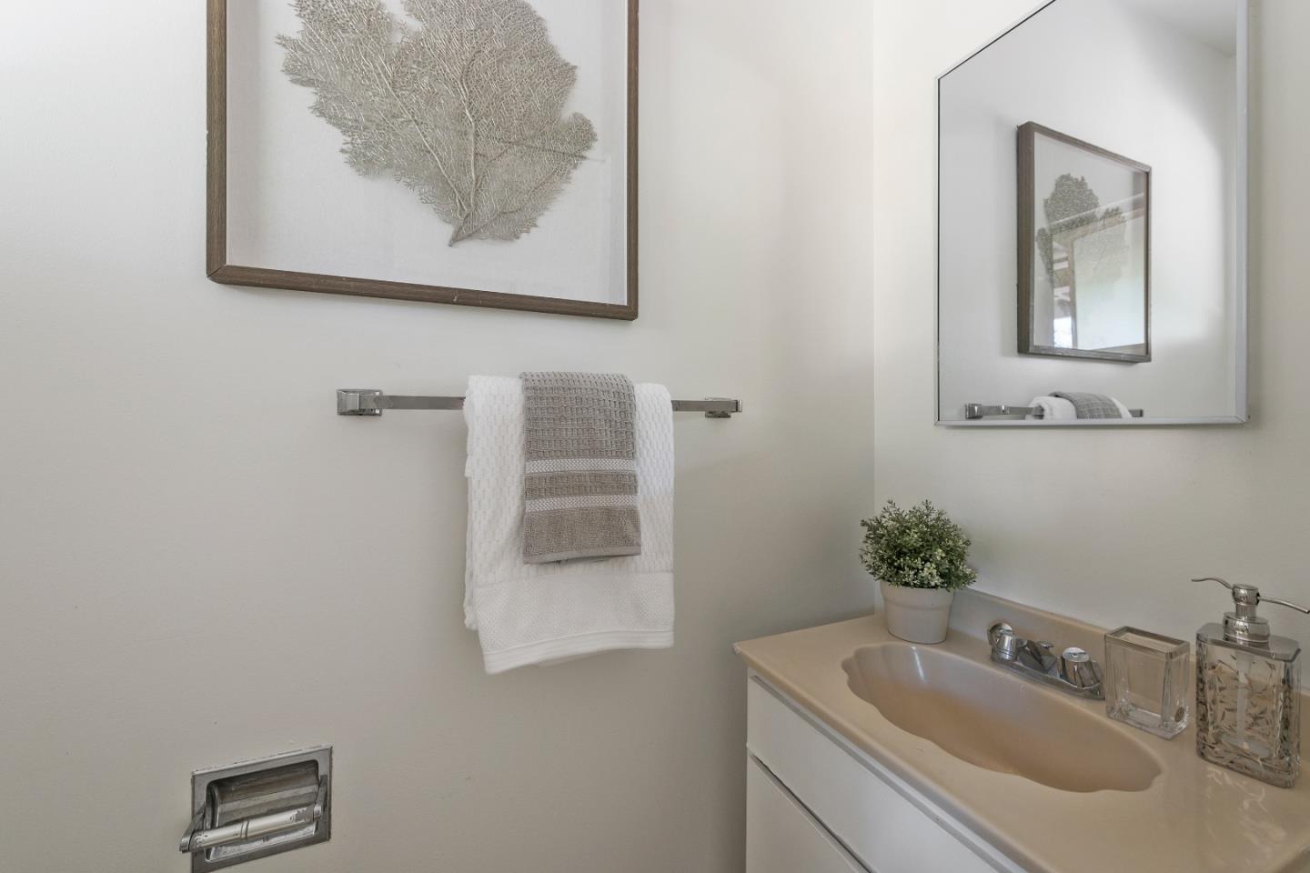 205 Mistletoe Road Los Gatos, CA 95032 - Photo 20 of 33 Gallery Image 20