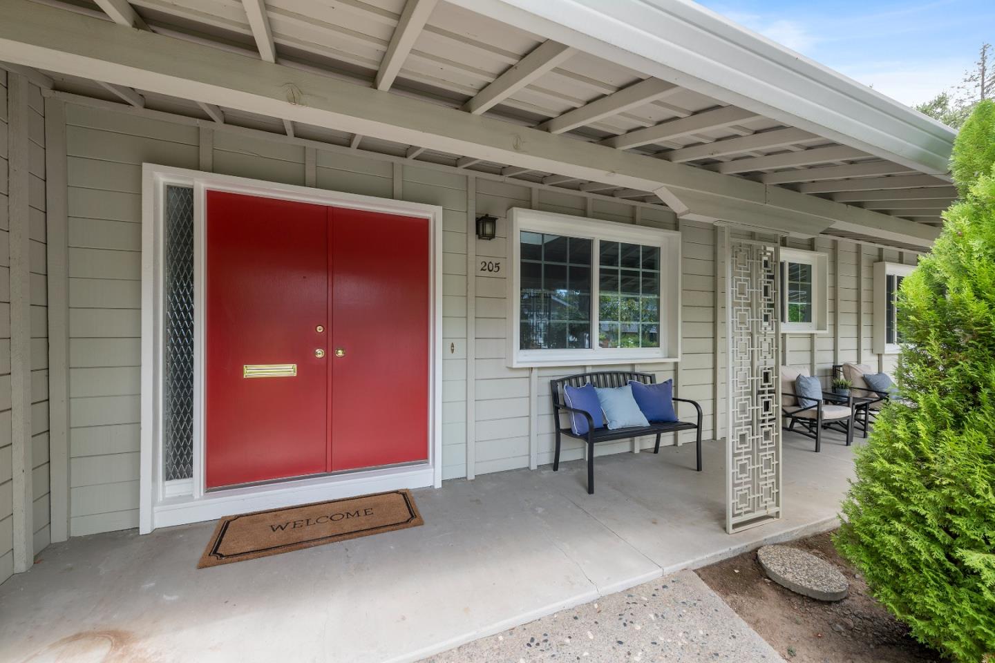 205 Mistletoe Road Los Gatos, CA 95032 - Photo 2 of 33 Gallery Image 2