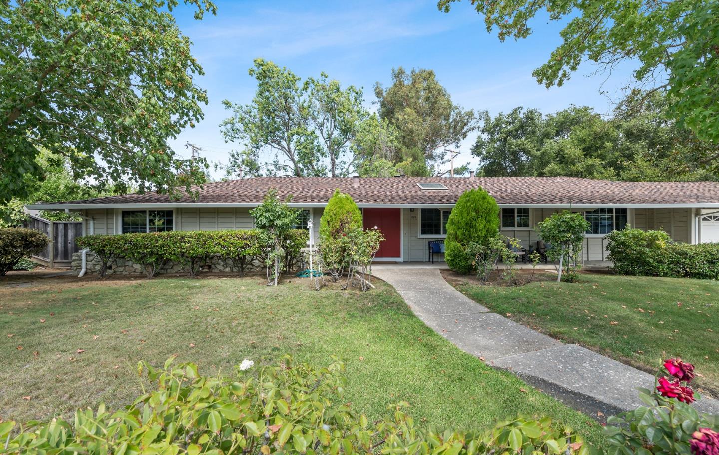205 Mistletoe Road Los Gatos, CA 95032 - Photo 3 of 33 Gallery Image 3