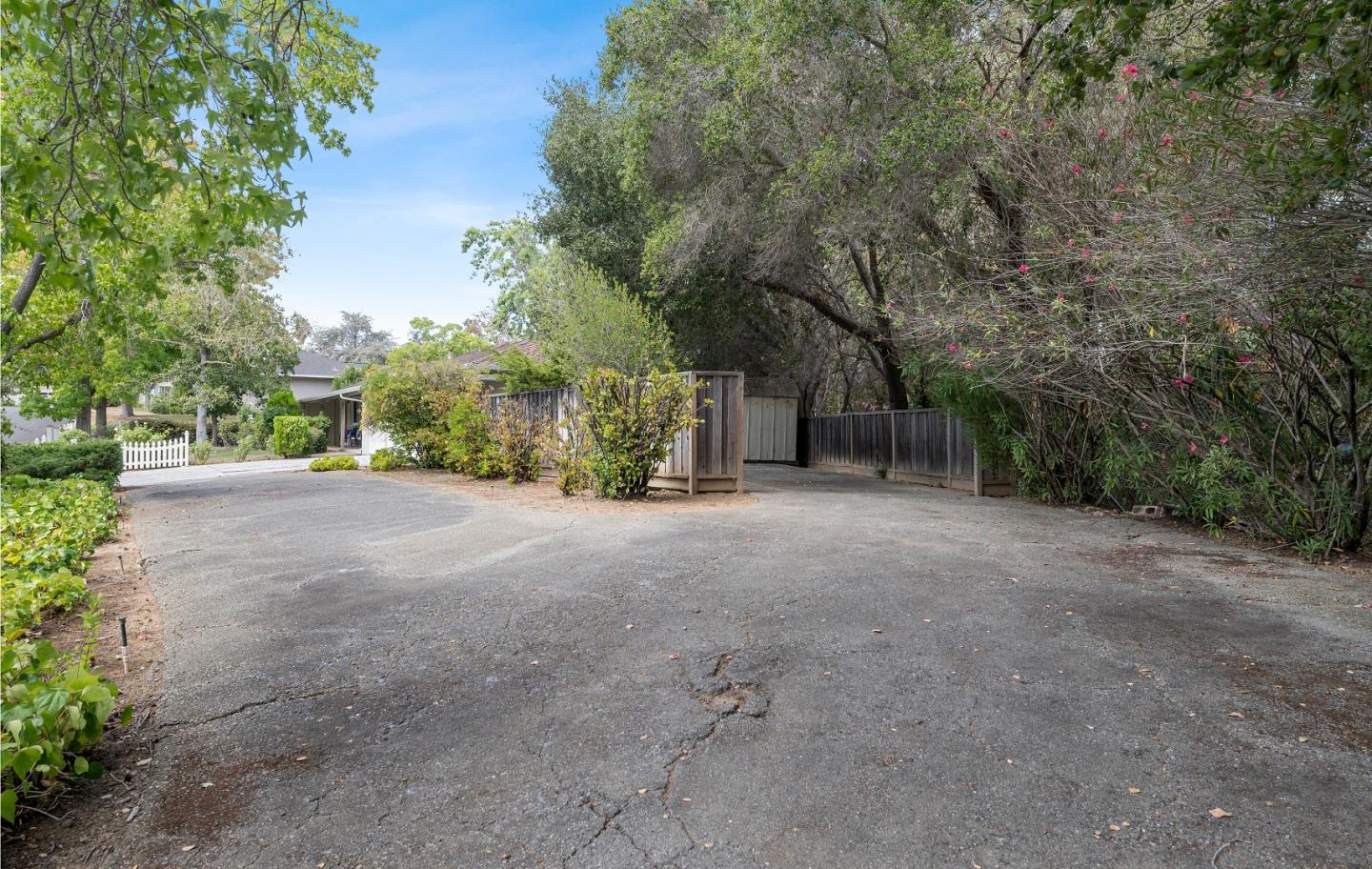 205 Mistletoe Road Los Gatos, CA 95032 - Photo 33 of 33 Gallery Image 33