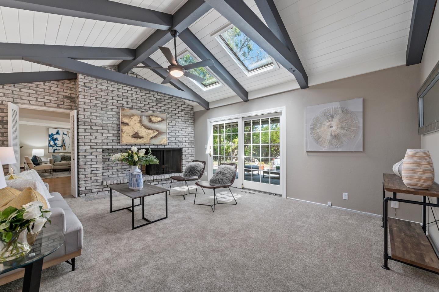 205 Mistletoe Road Los Gatos, CA 95032 - Photo 9 of 33 Gallery Image 9