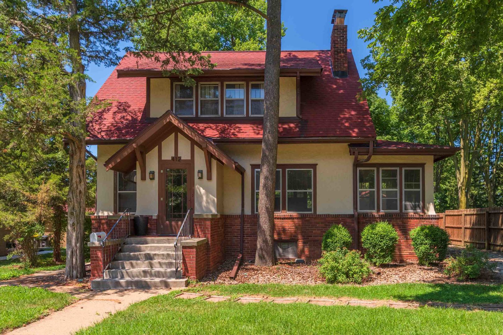 412 West Virginia Avenue Normal, IL 61761 - Photo 34 of 42 front view of house with a yard
