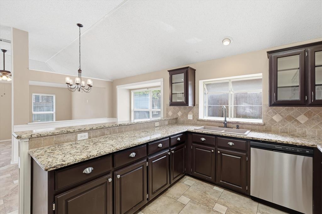 5505 Eagle Rock Road Arlington, TX 76017 - Photo 15 of 34