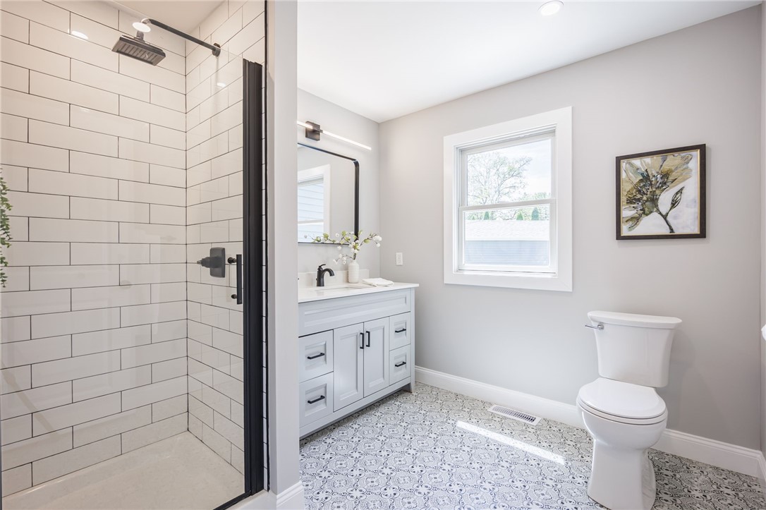 249 Dickinson Road Webster, NY 14580 - Photo 21 of 45