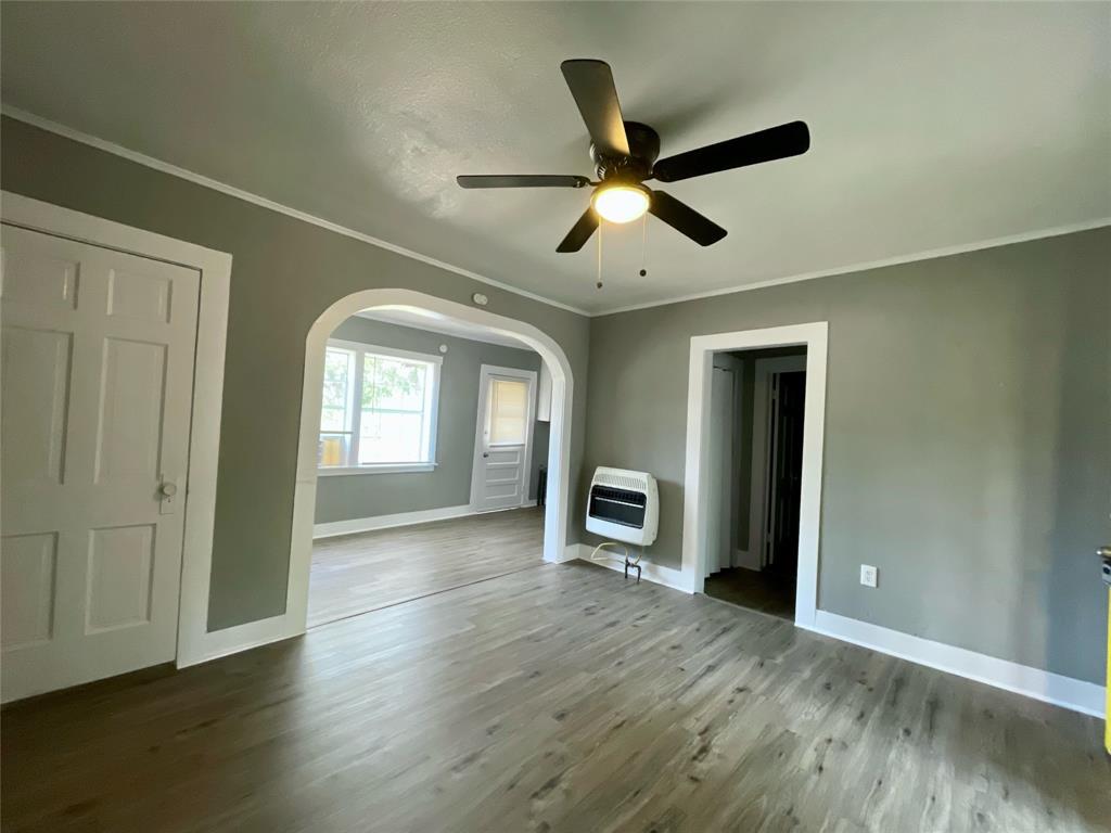 216 East Division Street Pilot Point, TX 76258 - Photo 3 of 17