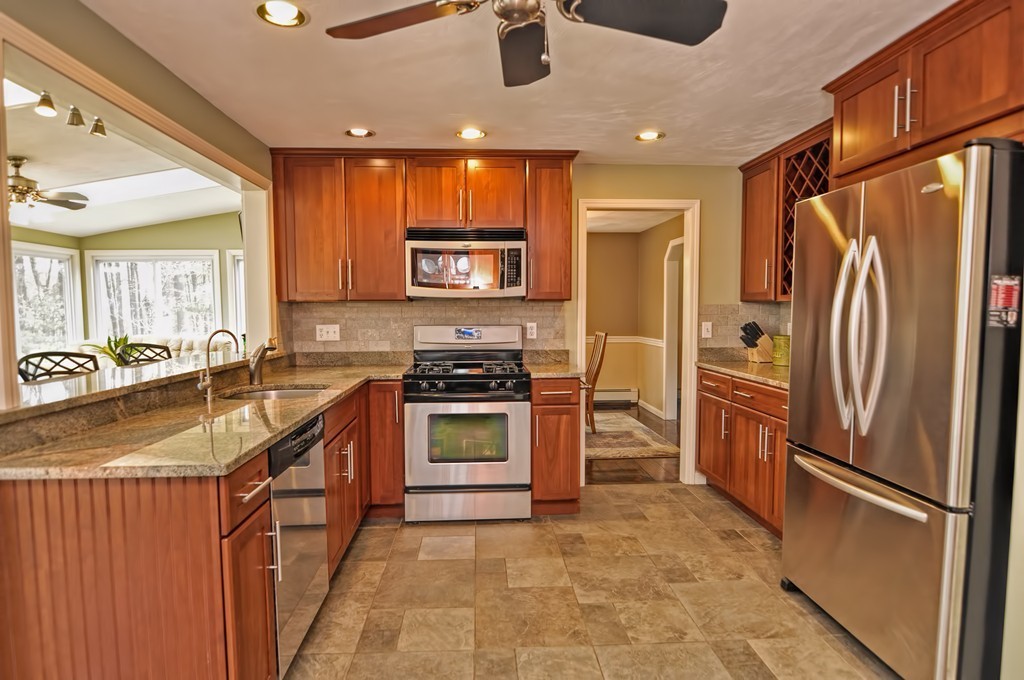 48 Edwards Road Foxboro, MA 02035 - Photo 3 of 30 Gallery Image 3