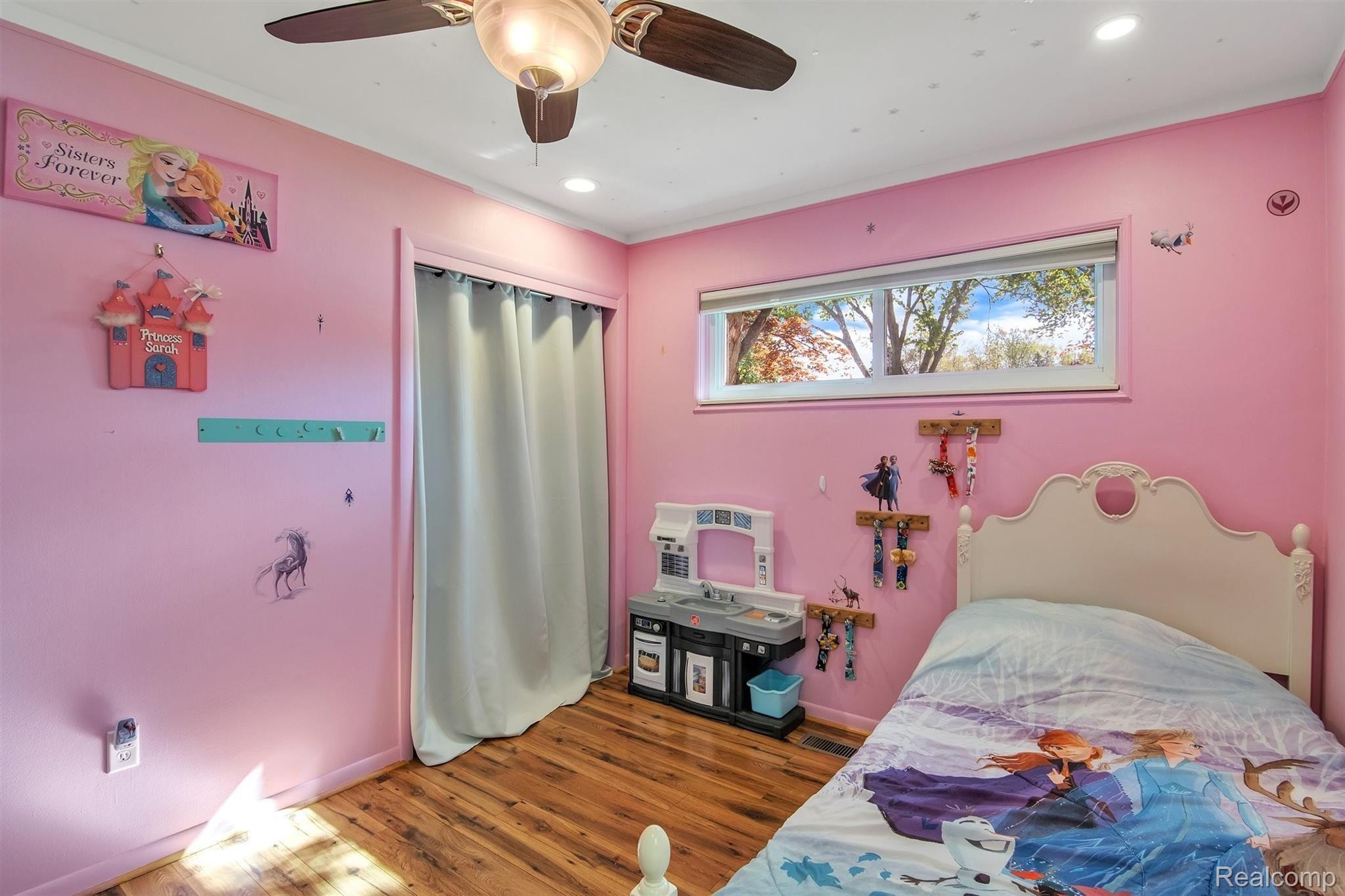 18981 Norwich Road Livonia, MI 48152 - Photo 29 of 35 24-18981 Norwich Rd-Windowstill-Real-Estate-Photography-24.jpg