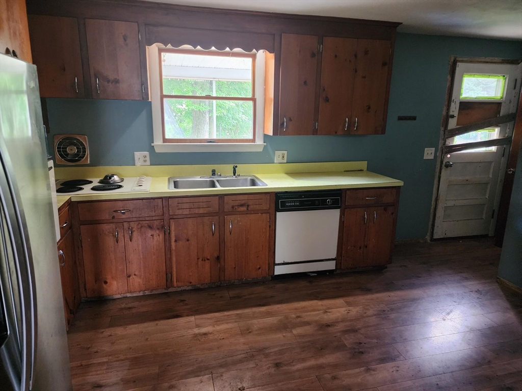 267 Morgan Road West Springfield, MA 01089 - Photo 5 of 13 Gallery Image 5