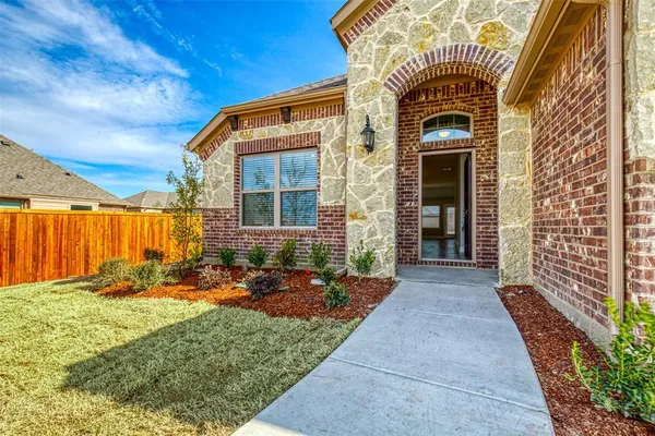 $2,250 | 207 Gardenia Drive, Royse City, TX 75189