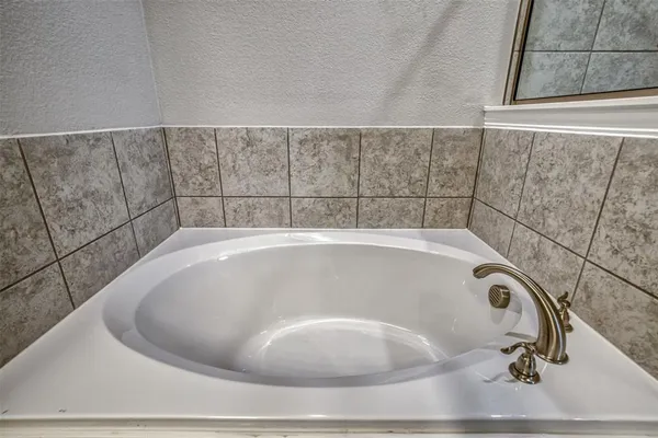 $2,250 | 207 Gardenia Drive, Royse City, TX 75189