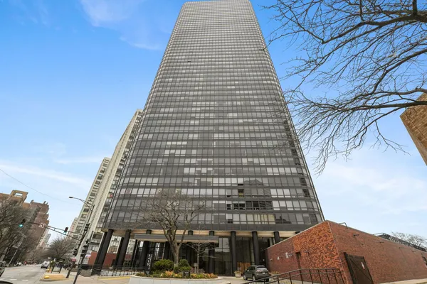 $205,000 | 5415 North Sheridan Road, Unit 3008, Chicago, IL 60640