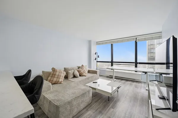 $205,000 | 5415 North Sheridan Road, Unit 3008, Chicago, IL 60640
