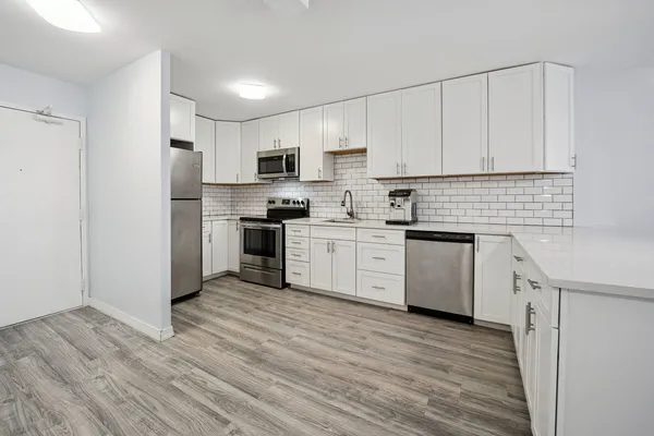$205,000 | 5415 North Sheridan Road, Unit 3008, Chicago, IL 60640
