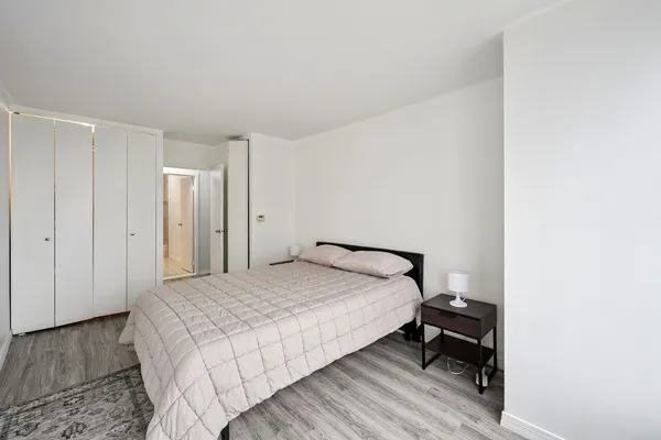 $205,000 | 5415 North Sheridan Road, Unit 3008, Chicago, IL 60640