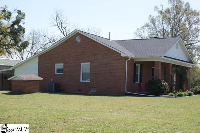 3235 Neely Ferry Road Laurens, SC 29360 - Photo 33 of 34