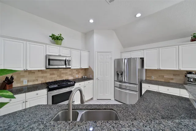 $410,000 | 67 North Veranda Ridge Drive, The Woodlands, TX 77382