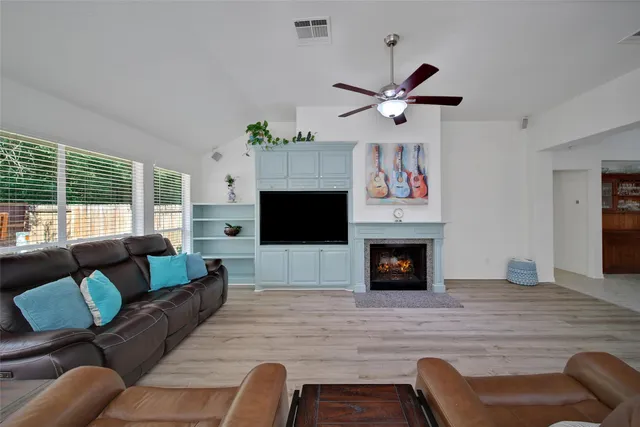 $410,000 | 67 North Veranda Ridge Drive, The Woodlands, TX 77382