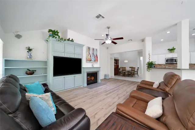 $410,000 | 67 North Veranda Ridge Drive, The Woodlands, TX 77382