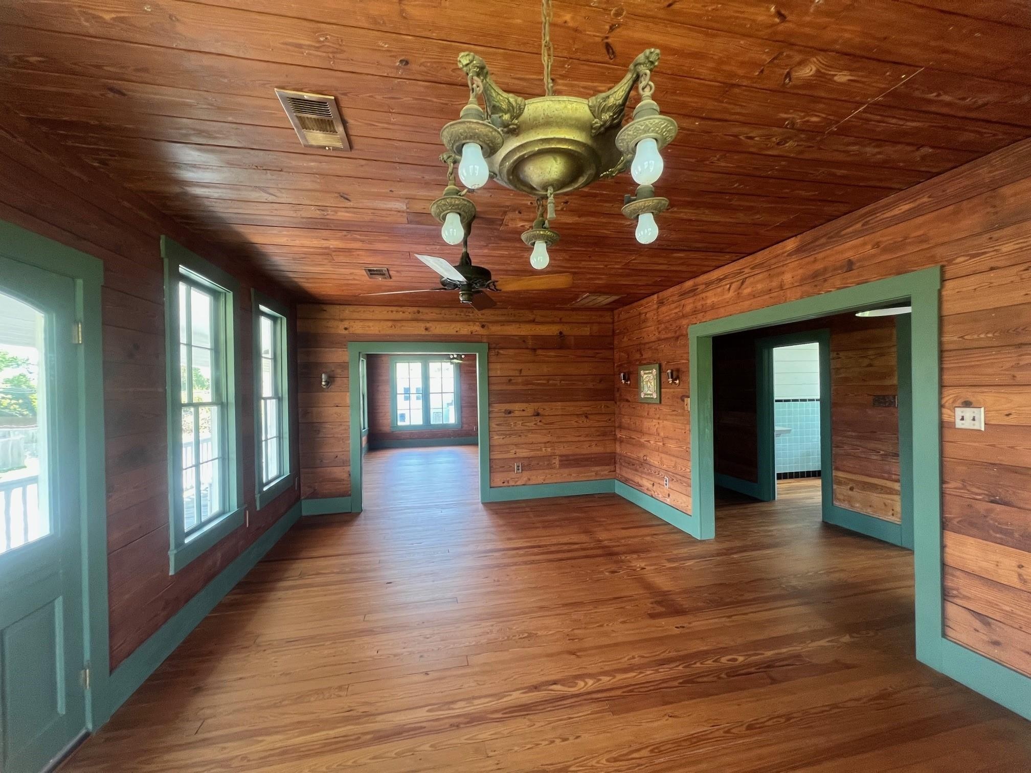 618 Bayridge Road La Porte, TX 77571 - Photo 4 of 16 View thru both Living & dinning room